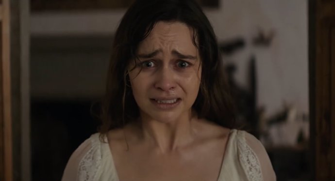 Emilia Clarke en Voice from the Stone