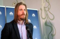 Pablo Fernández asegura que ha ganado Maíllo y que el PP ha demostrado no estar "acostumbrado" a la democracia interna