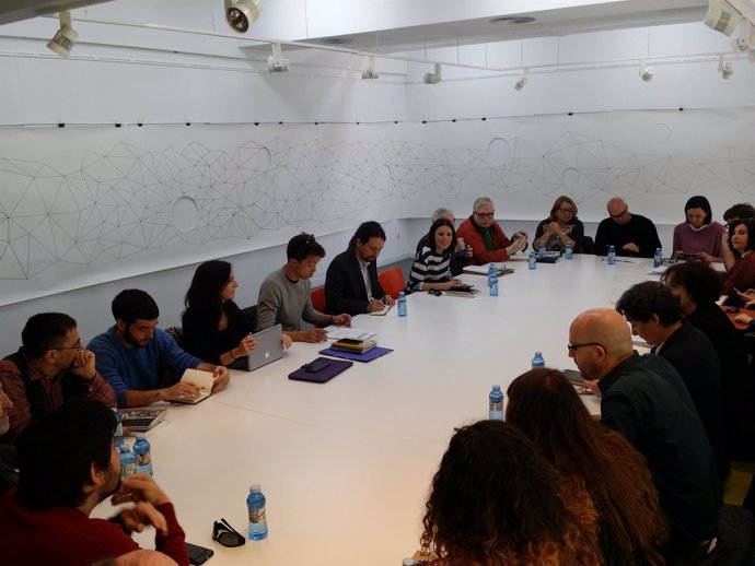 Dirigentes de Podemos se reúnen en el grupo Rumbo 2020