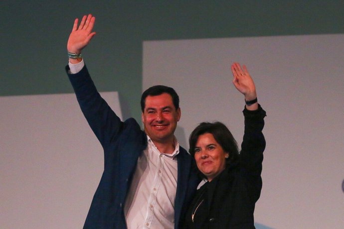 Juanma Moreno y Soraya Sáenz de Santamaría en el Congreso del PP-A
