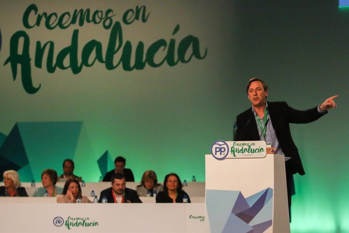 Rafael Hernando interviene en el Congreso del PP-A