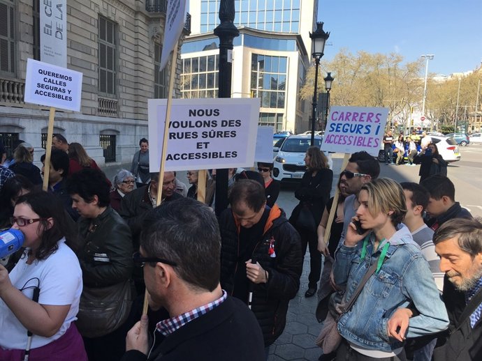 Manifestació de la plataforma 'Carrers per a tothom'