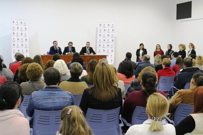 El Servicio de Ayuda a Domicilio entrega 52 nuevas certificaciones.