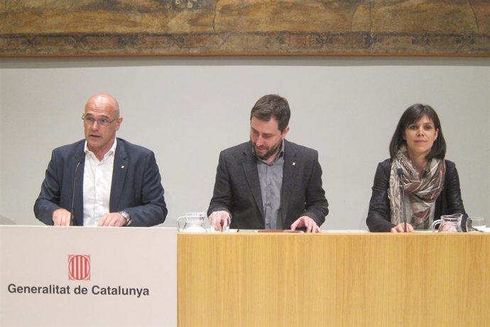 El conseller R.Romeva, el conseller A.Comín y la sec.M.Vilalta