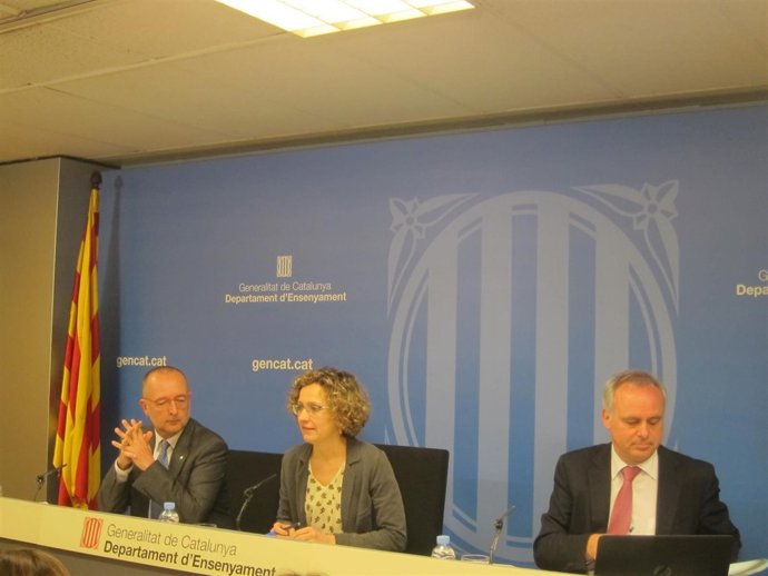  J.Miró, Meritxell Ruiz Y L.Baulenas, En Rueda De Prensa De Preinscripción