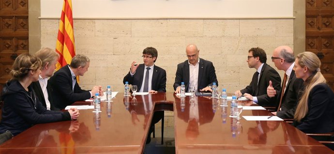 C.Puigdemont i R.Romeva amb diputats danesos 