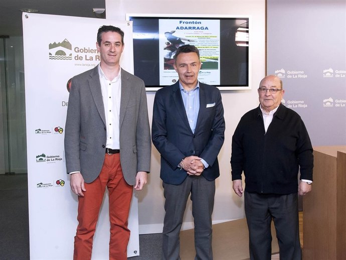 Escobar, Azcona y De la Riva, en la presentación