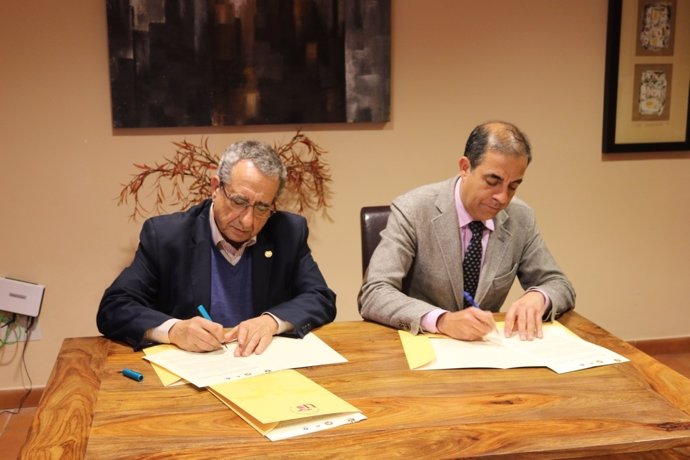 Firma de acuerdos por parte de José Ángel Narváez y Miguel Ángel Castro