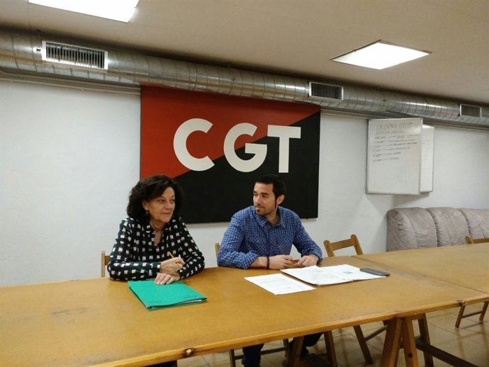 El portaveu de la CGT, Oscar Sánchez, i l'advocada Teresa Blasi