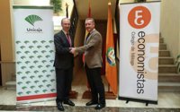 Unicaja Banco firma un nuevo acuerdo con el Colegio de Economistas de Málaga, que beneficia a más de 2.200 profesionales
