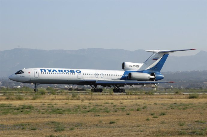 Avión Tupolev Tu-154 ruso