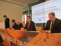 Universidades y Xunta buscan "redefinir y fusionar titulaciones" y crear nuevos títulos en "coordinación"
