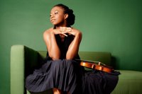 La violinista estadounidense Tai Murray ofrece un recital de violín este martes en la Diputación de Badajoz