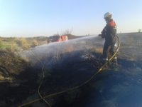 Extinguido un fuego forestal en Andosilla que ha afectado a media hectárea de matorral y monte bajo