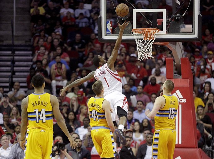 Juancho Hernangómez y Jokic ante Ariza