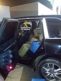 Un detenido, un agente herido y más de 1.900 kilos de hachís incautados en Algeciras