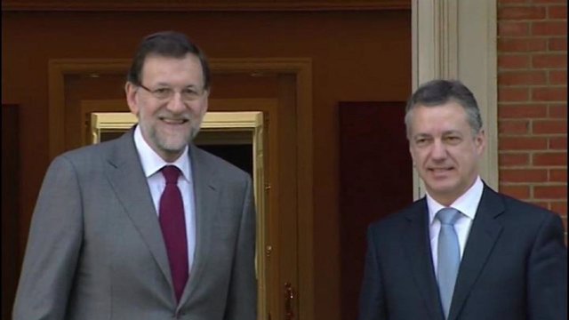 Urkullu mantuvo contactos con Rajoy sobre el desarme de ETA