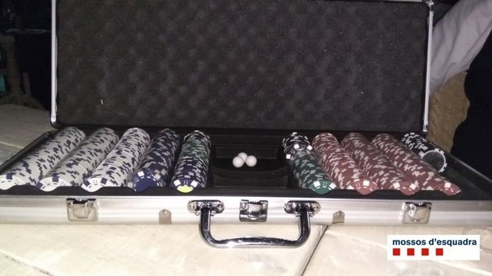 Denuncian a un restaurante de Blanes (Girona) por tener una ruleta sin permiso