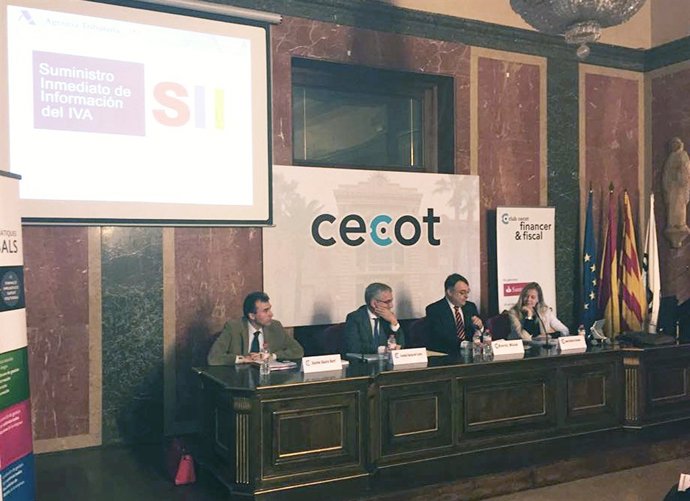 La sessió informativa organitzada a la seu de Cecot 