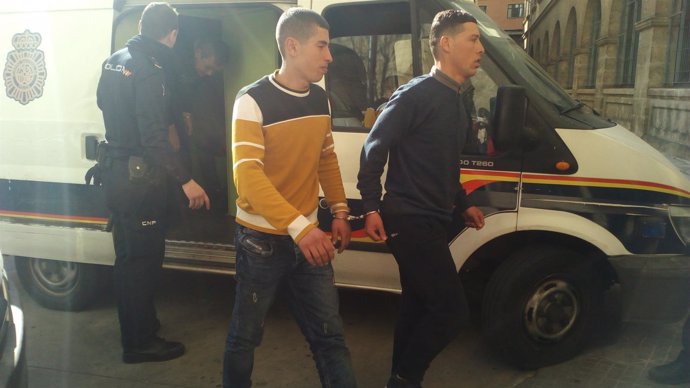 Los dos detenidos llegados a Mallorca en patera entran en los juzgados