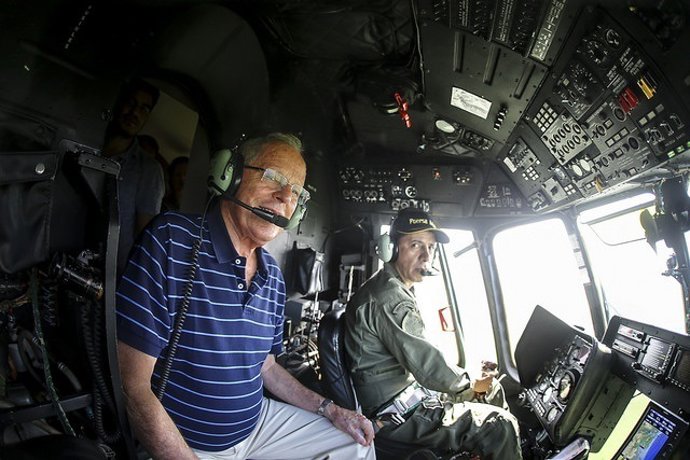 Pedo Pablo Kuczynski sobrevuela las zonas inundadas