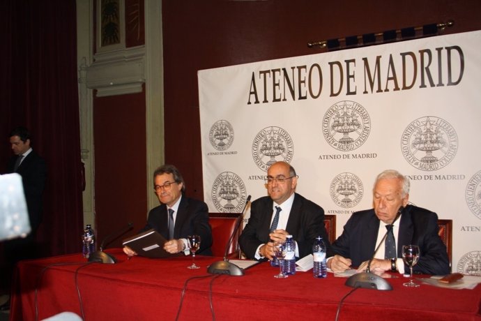 Artur Mas y García Margallo debaten sobre Cataluña en el Ateneo de Madrid