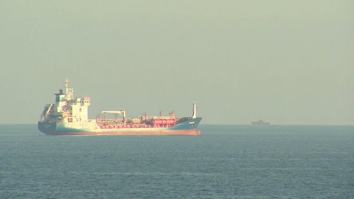 Troben indicis del pesquer enfonsat a Barcelona