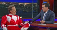 VÍDEO: Bryan Cranston aparece en The Late Show disfrazado de Power Ranger rojo