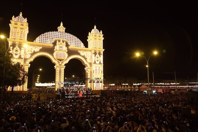 Encendido de la portada y alumbrado de la Feria de Abril 2016