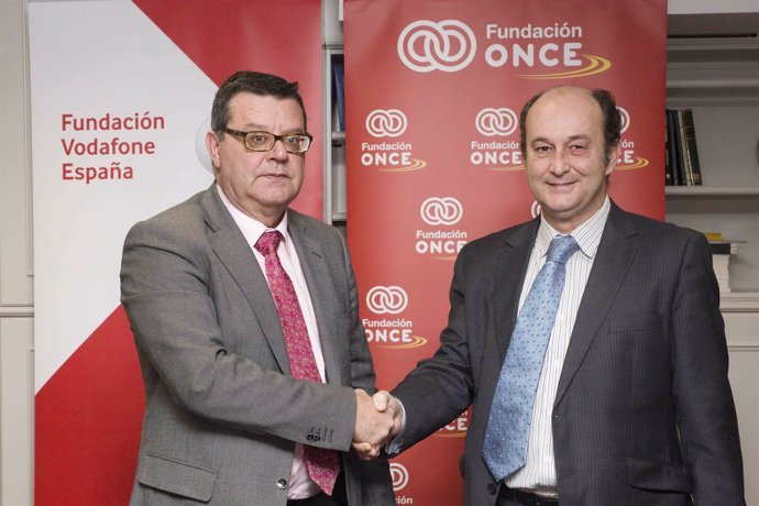 Director de la Fundación Vodafone España, Santiago Moreno, y director general de