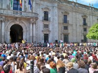 Alumnos de US muestran apoyo a los universitarios de Granada que se encerraron y llaman al "estado de alerta"