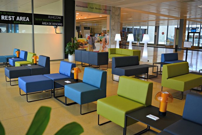 L'Aeroport de Girona estrena una zona de treball i una altra de descans