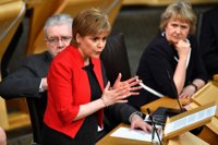 Sturgeon ofrece a Londres el apoyo de Escocia tras el "incidente terrorista" en el Parlamento