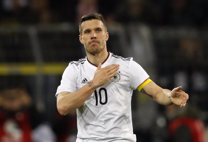 Lukas Podolski se despide de la selección alemana