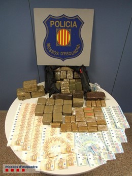 Hachís localizado en los domicilios de cinco detenidos por tráfico de drogas