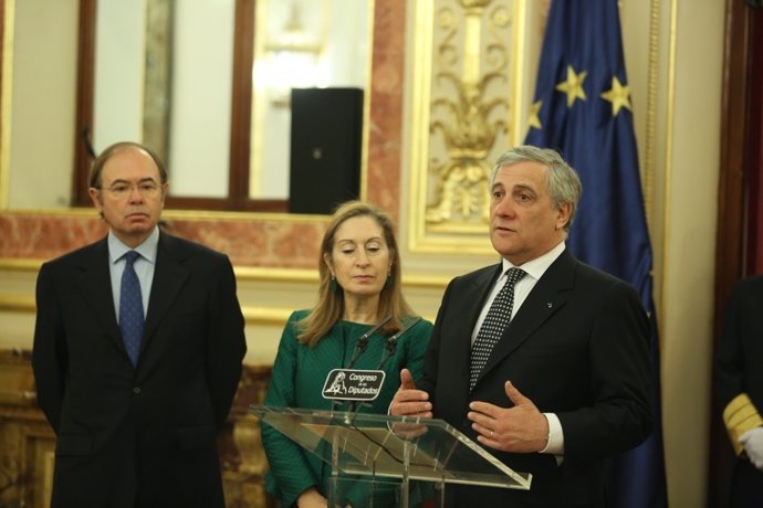 El presidente del Parlamento Europeo, Antonio Tajani, visita el Congreso