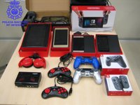 Detenidos tres jóvenes por robar con patines en comercios