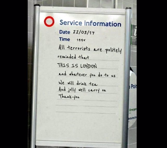 Señal del metro de Londres tras los atentados del 22 de marzo