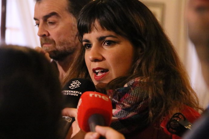 Teresa Rodríguez en declaraciones a los periodistas