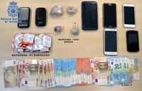 Detenidas seis personas y desmantelado un punto de venta de drogas en Santiago