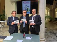 Correos presenta el sello conmemorativo dedicado al Festival de Cine de Málaga