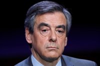Fillon acusa directamente a Hollande de conspirar para derribar su candidatura al Elíseo