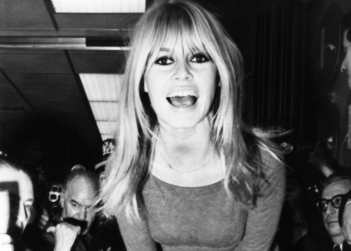 Brigitte Bardot, una de las primeras mujeres en lucir un flequillo gringe