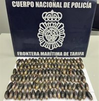 Detenidos en Tarifa con más de 200 bellotas de hachís en el interior del organismo