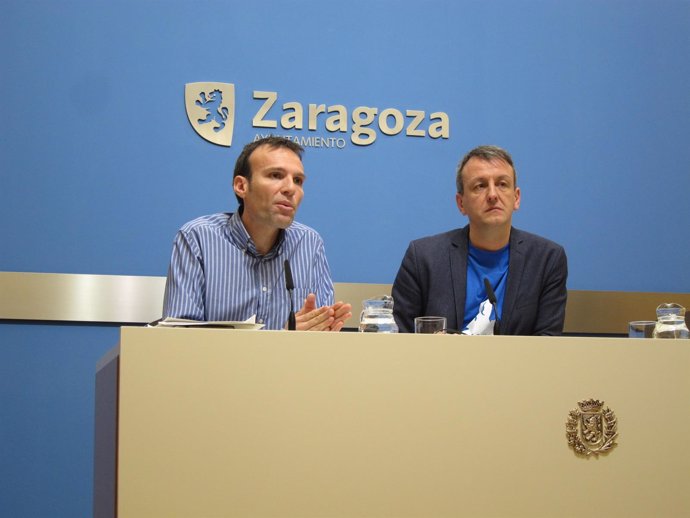 Pablo Muñoz y Fernando Rivarés, este viernes en rueda de prensa en Ayuntamiento