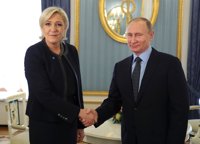 Putin garantiza ante Le Pen que Rusia no se inmiscuirá en el proceso electoral francés