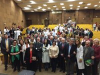 El Macarena homenajea a los 145 profesionales que finalizan su vida laboral en este centro