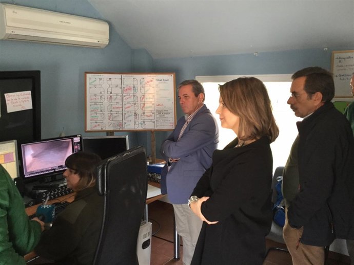 Cobo (c) junto a Ortega y Simón en el Centro de Cría La Olvilla.