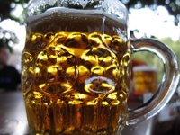 El Barcelona Beer Festival abre puertas en La Farga de L'Hospitalet con 500 tipos de cerveza