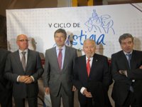 Catalá garantiza la vigencia de los jueces de paz como exponente de la Justicia "cercana"